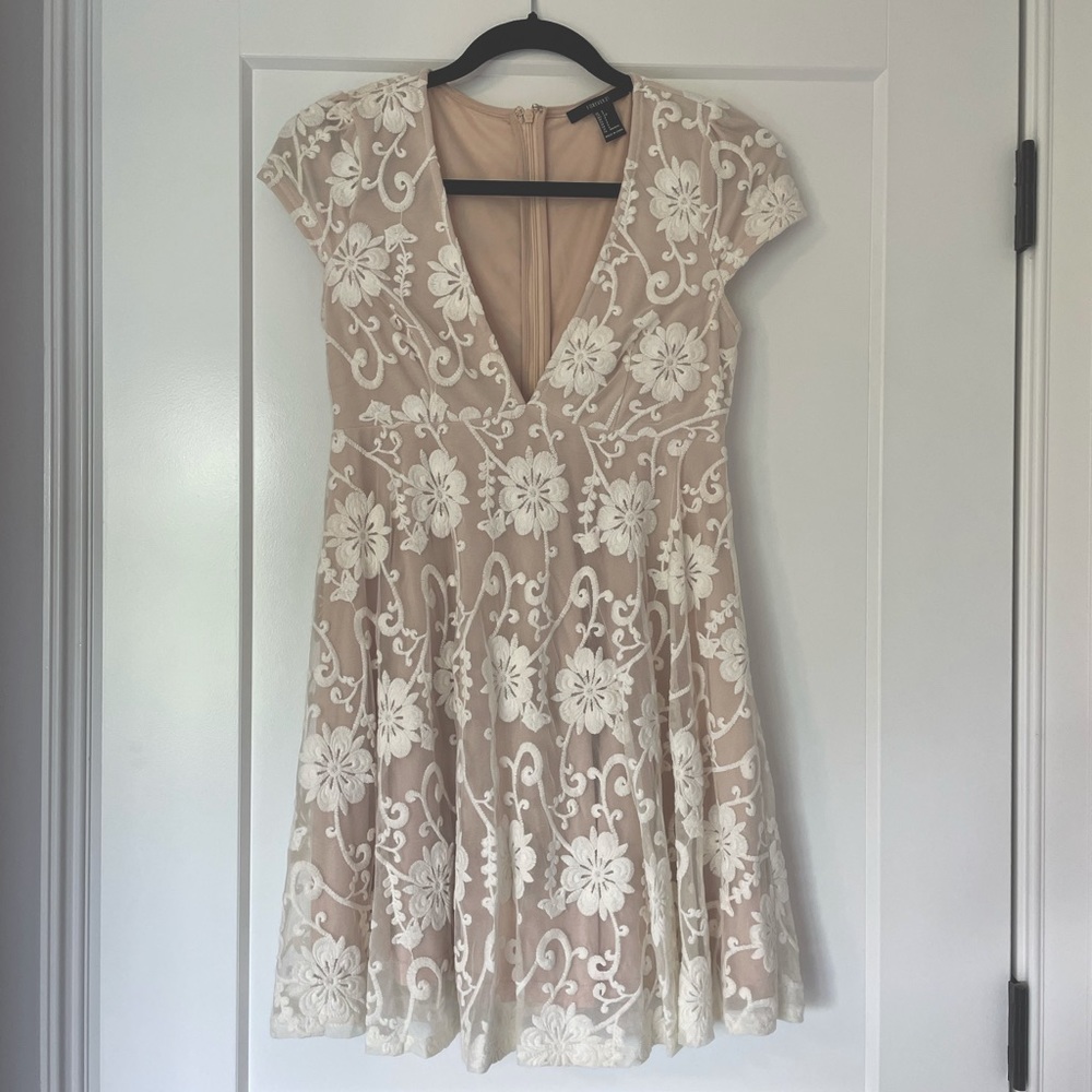 Forever 21 beige and white floral dress